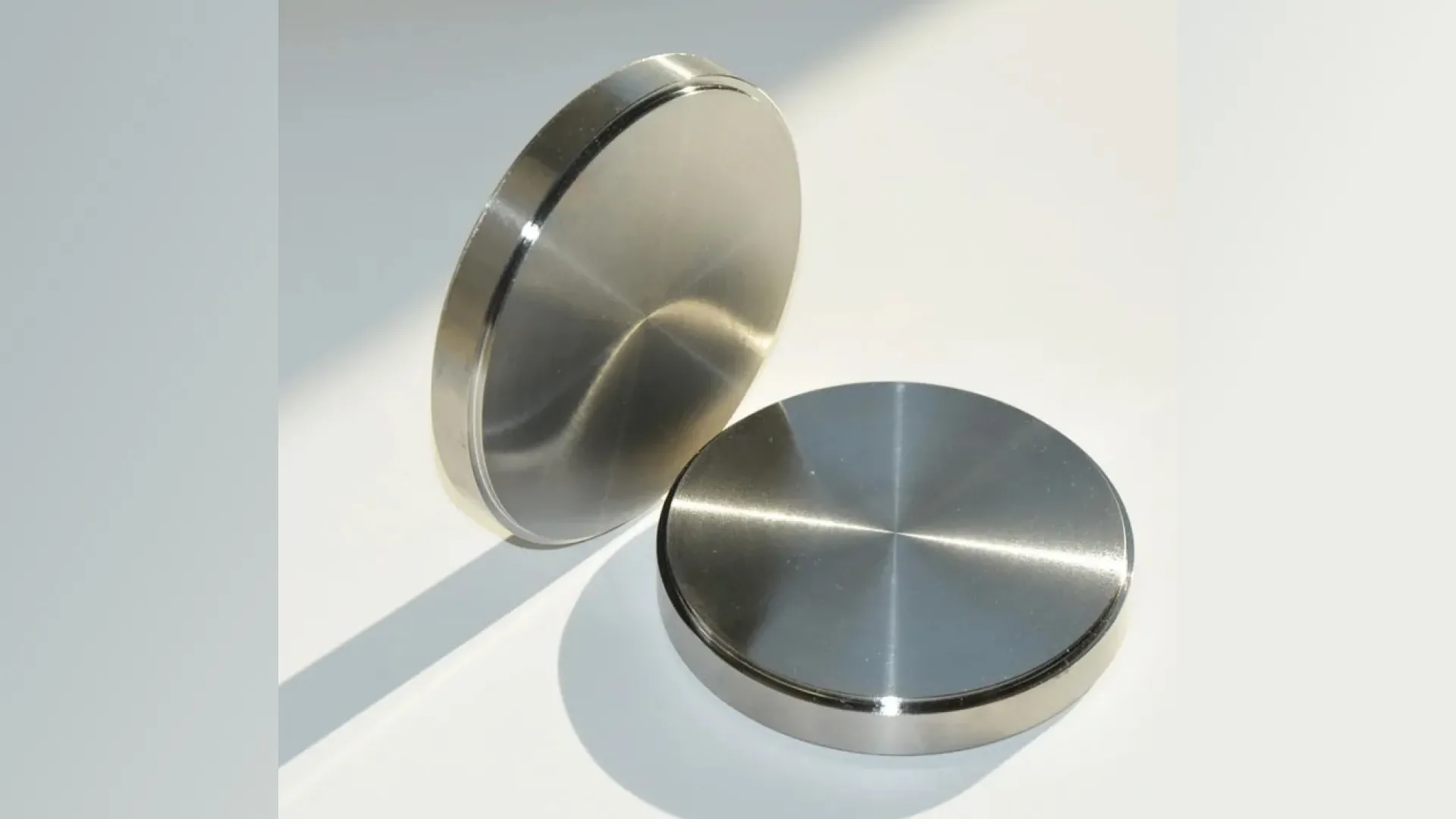 Заглушка стальная Ст20 Ру10 фланцевая АТК 24.200.02-90 300 мм